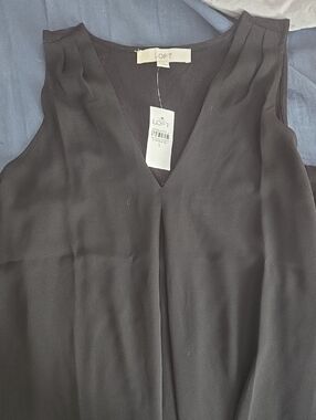 LOFT Black V-Neck Pleated Sleeveless Shell
